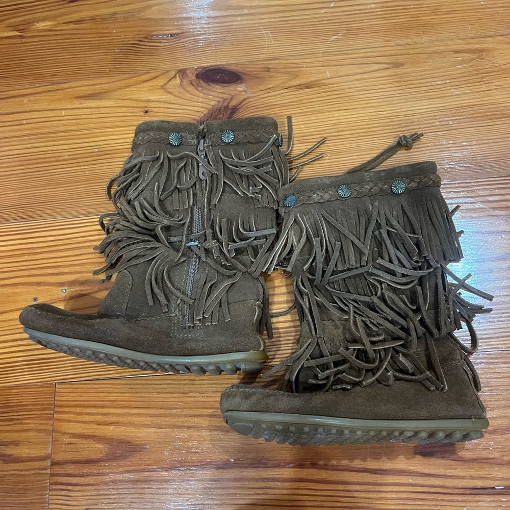 Girls boots